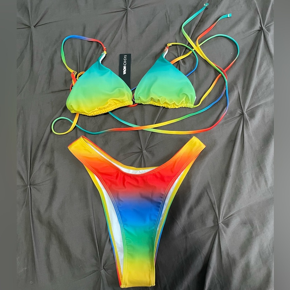 Rainbow Bikini🌈 - Picture 3 of 4